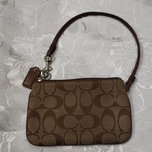 Pre owned coach wristlet wallet